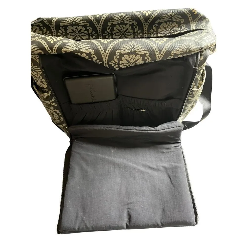 ‎Petunia Pickle Bottom Diaper Bag